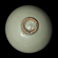 A Chinese Longquan Celadon Tea Bowl, Southern Song to Yuan Dynasty 南宋-元 龍泉青釉茶碗