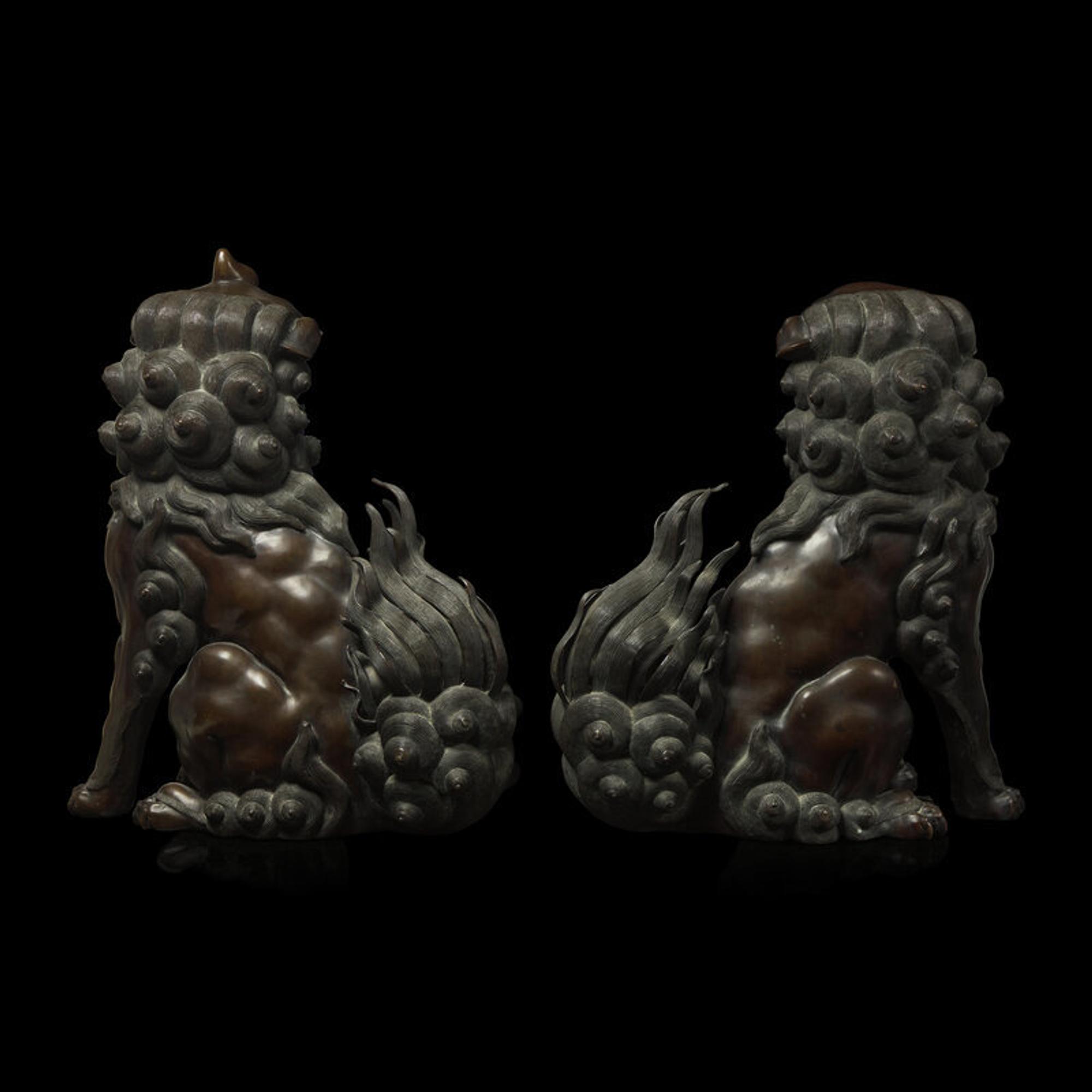 A Pair of Japanese Patinated Bronze Guardian Dogs, Komainu, Signed Yoshikawa Yasuyoshi, Meiji Period, 日本明治時期 銅狛犬一對