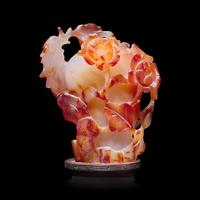 A Chinese Agate Vase, 20th Century 近代 俏雕瑪瑙花插