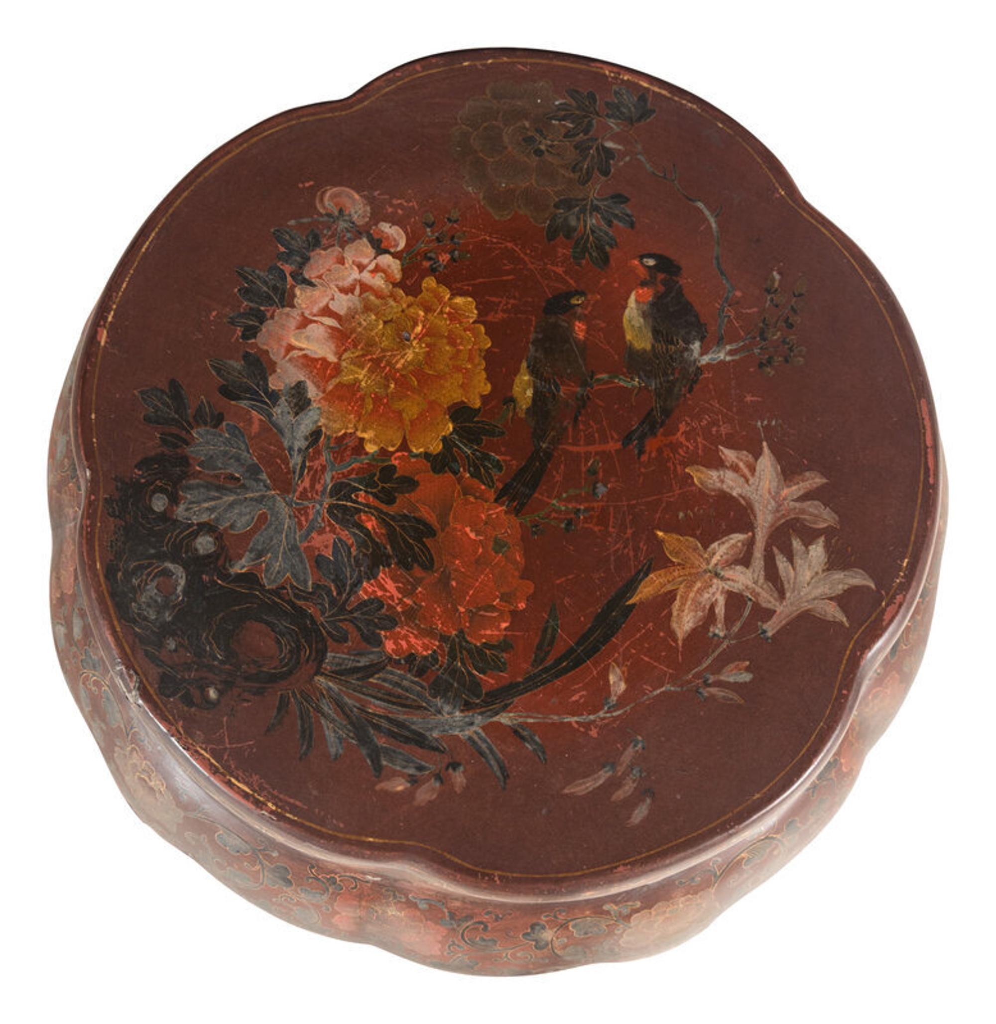 A Pair of Chinese Gilt Highlighted Polychrome Painted Red Lacquered Floriform Incense Stands, Xiangji, 19th Century 清中晚期 紅地描金彩漆香几一對