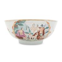 A Group of Six Chinese Export Porcelain Table Articles, Late 19th-Early 20th Century 近代 外銷徽章瓷一組劉建