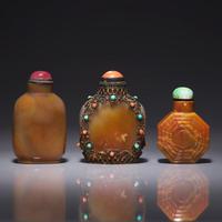 Three Chinese Agate Snuff Bottles 瑪瑙鼻烟壺三支