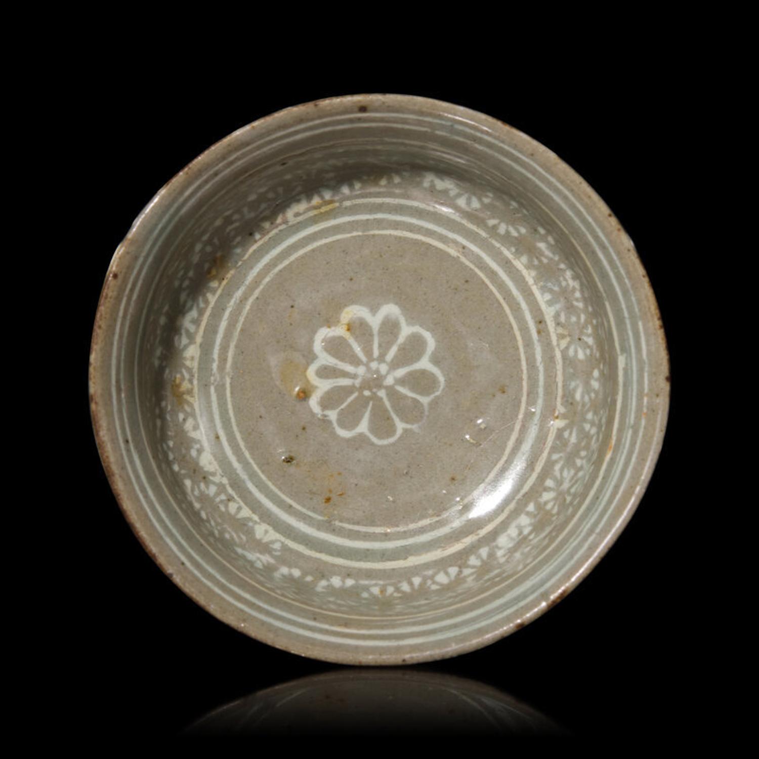 A Korean Buncheong Stem Cup, 14th/15th Century 十四-十五世紀 高麗粉青沙器高足杯