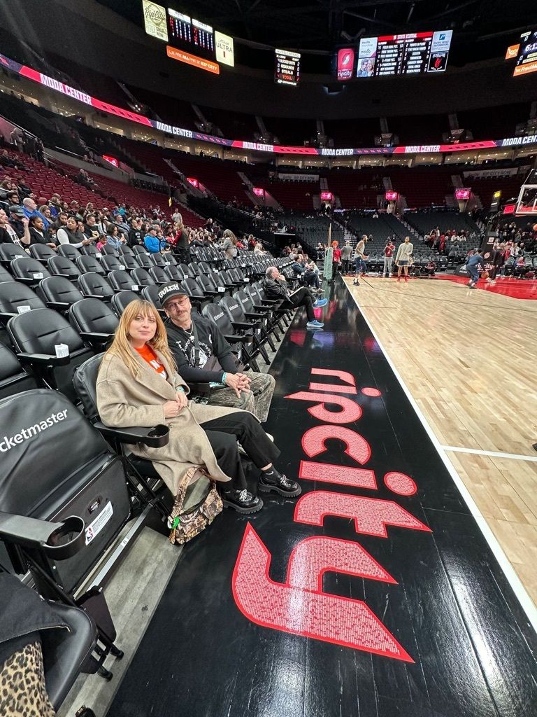 sale-Four Portland Trail Blazer Courtside Seats at Moda Center in Portland with Access to the VIP Lounge
