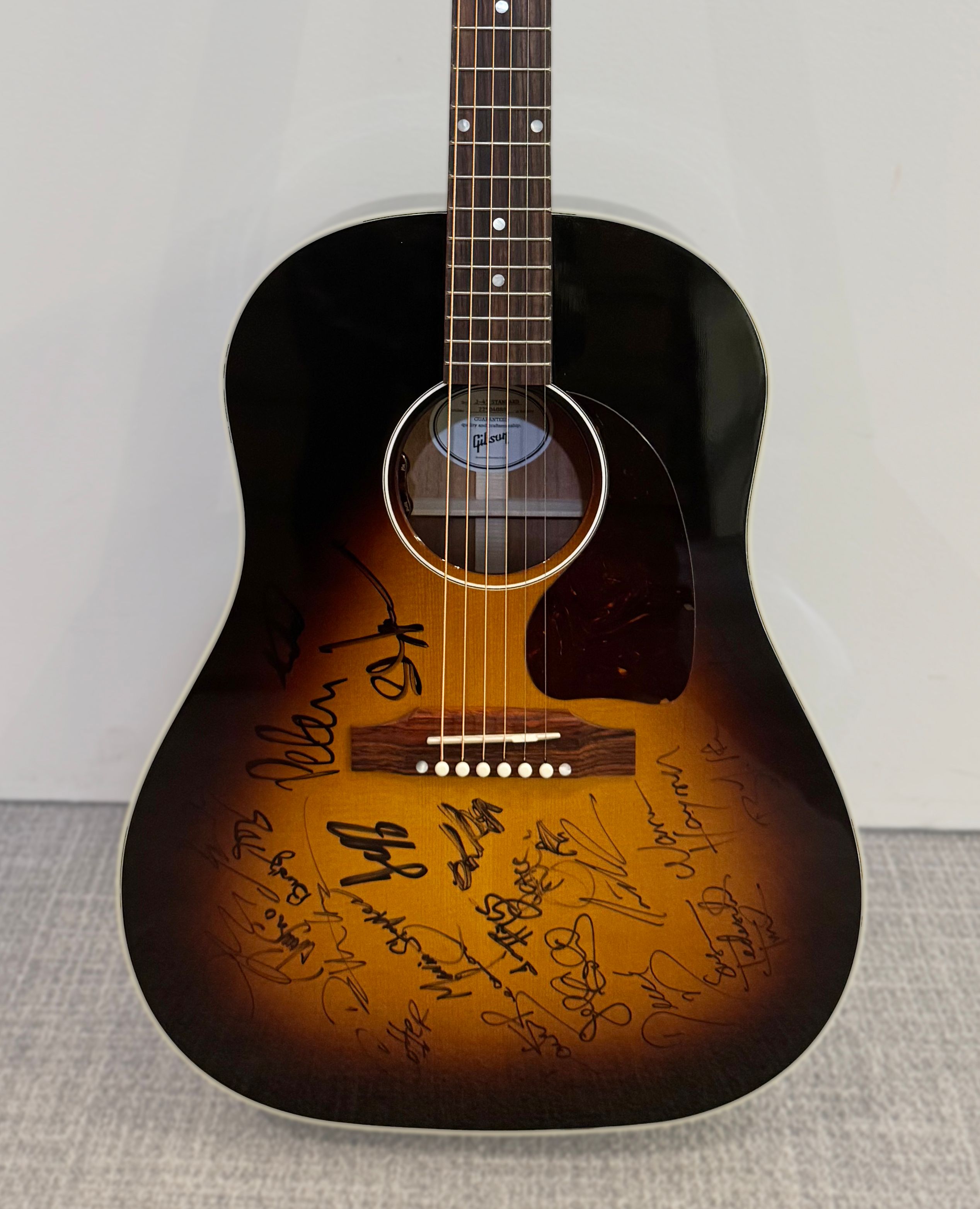 sale-Soulshine Artist Signed Guitar Auction