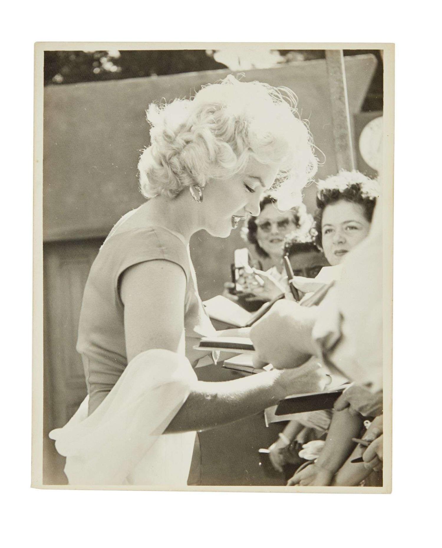 Marilyn Monroe | 1952 Rare Black and White Photograph Related to “Niagara” lot