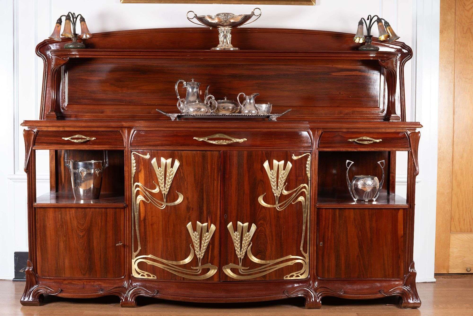 Whoopi Goldberg | Louis Majorelle Epis de Ble Dining Suite
