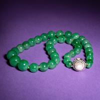 A Green Jadeite and Pearl Beaded Necklace