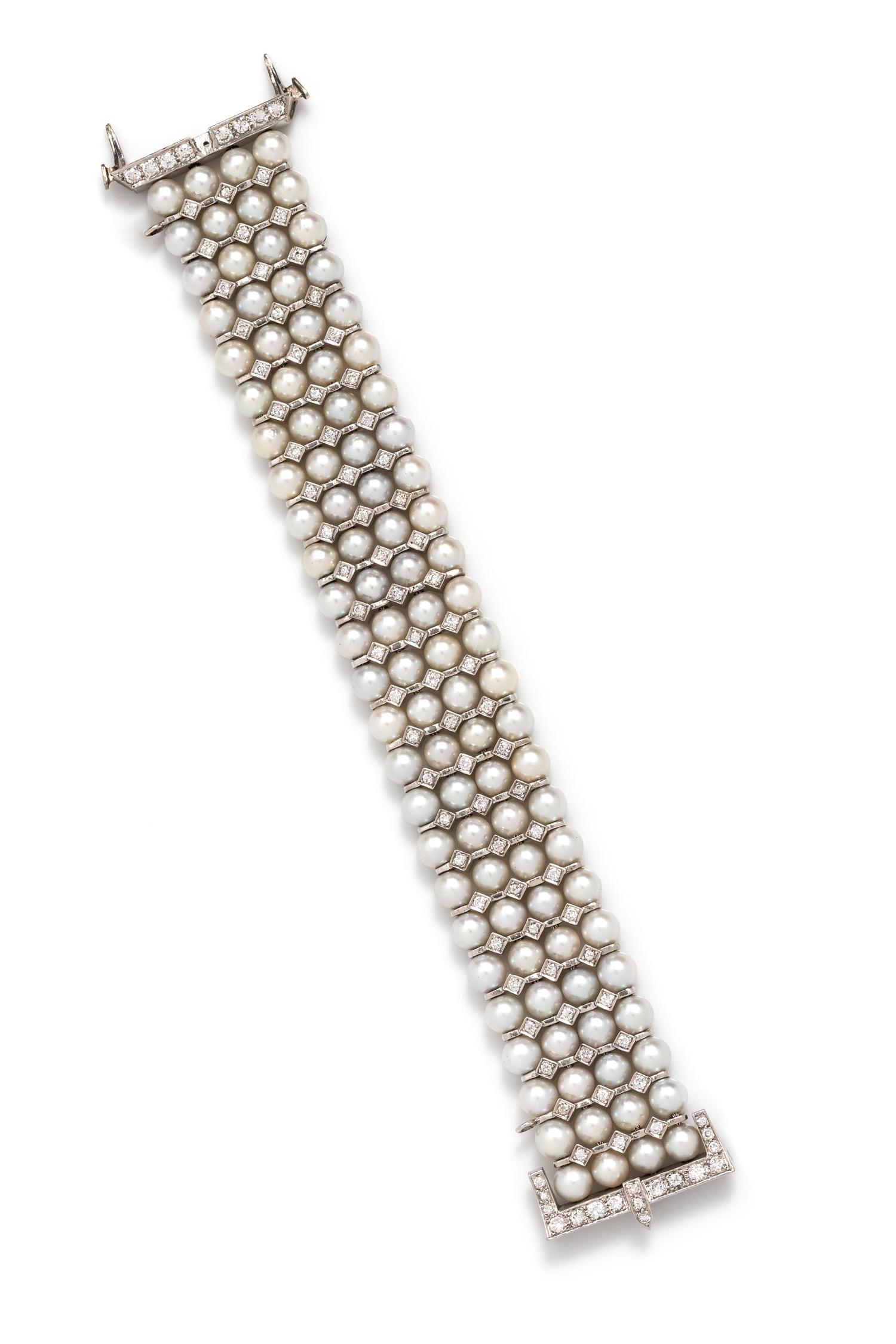 CULTURED PEARL AND DIAMOND BRACELET