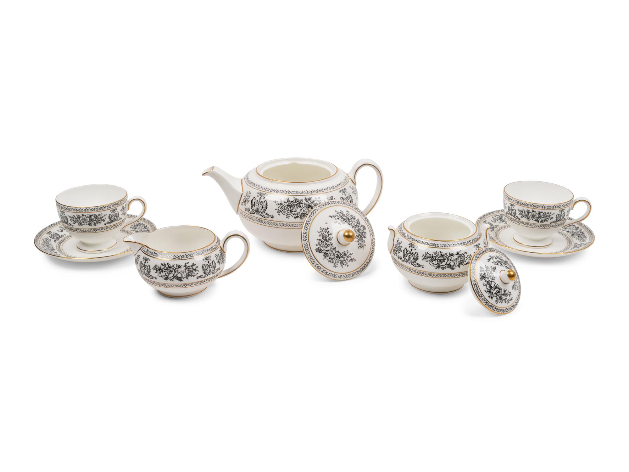 A Wedgwood Black Columbia Dinner Service