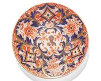 A rare set of four Derby porcelain plates in the Imari palette, circa 1820
