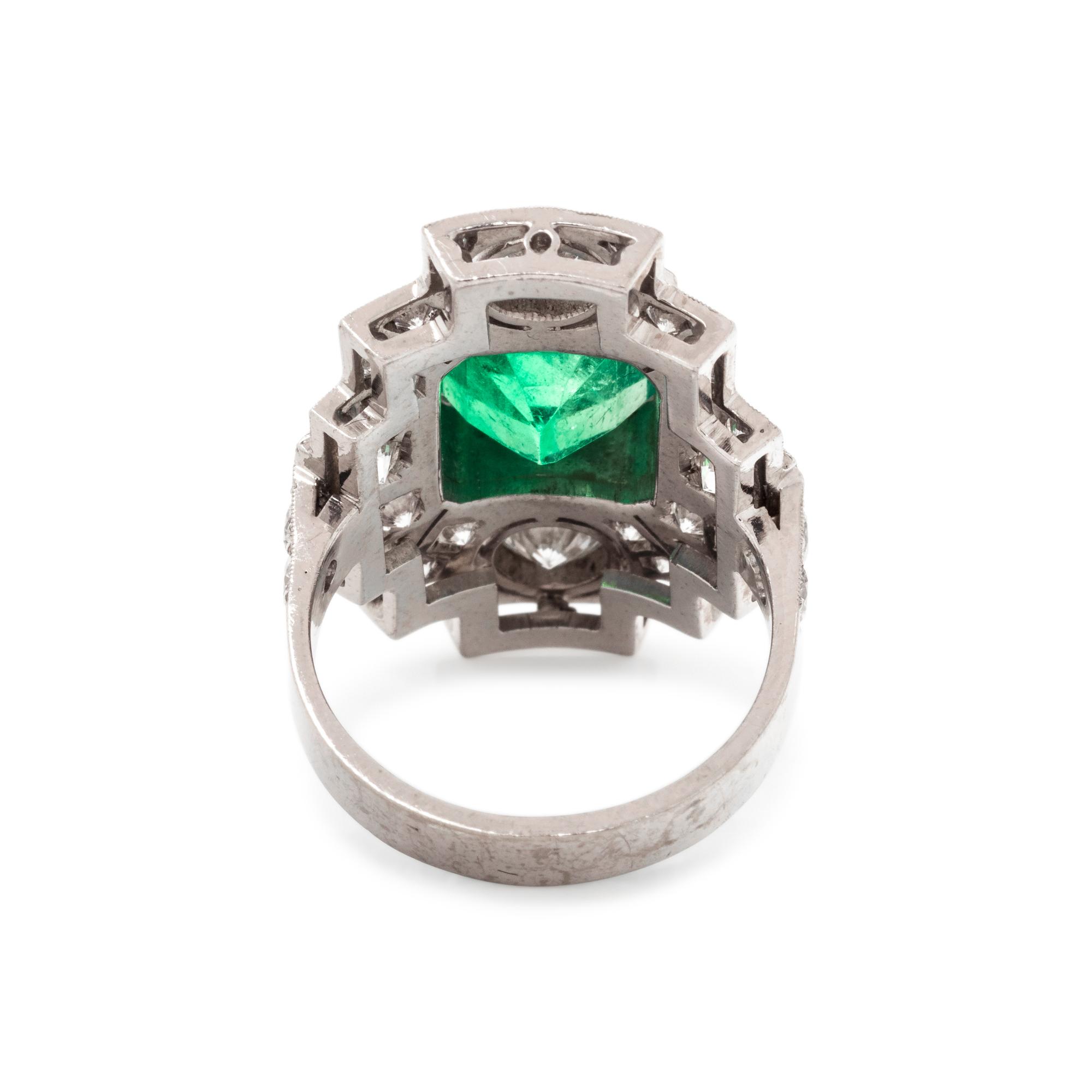 EMERALD AND DIAMOND RING