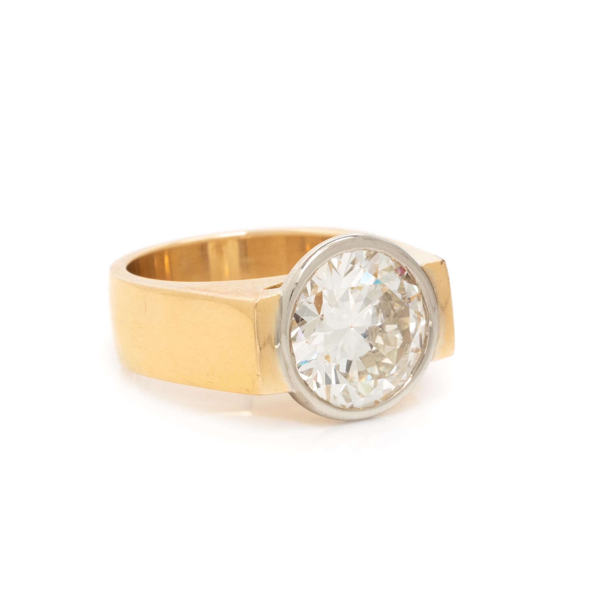 DIAMOND RING