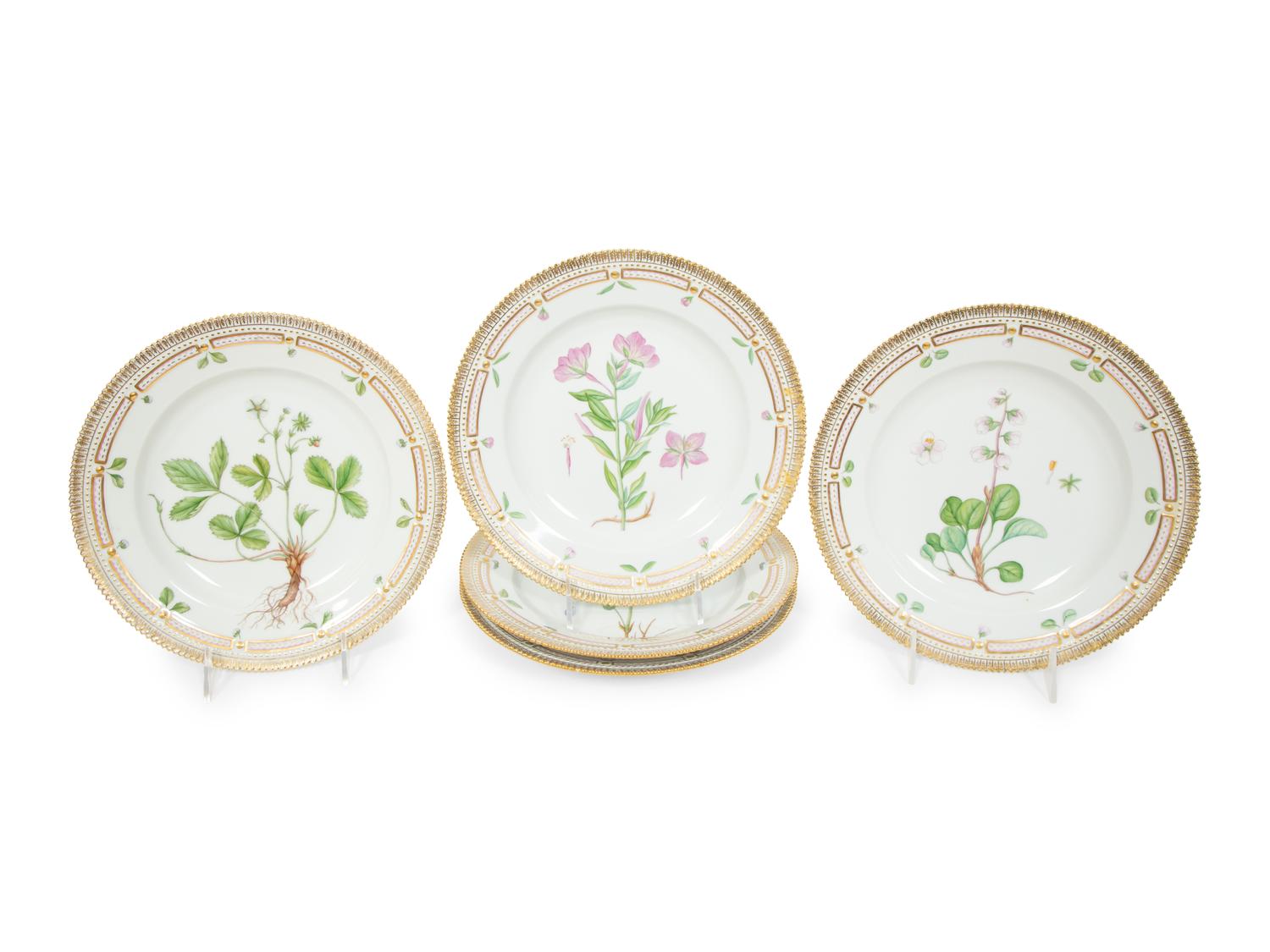 Thirteen Royal Copenhagen Flora Danica Porcelain Dinner Plates