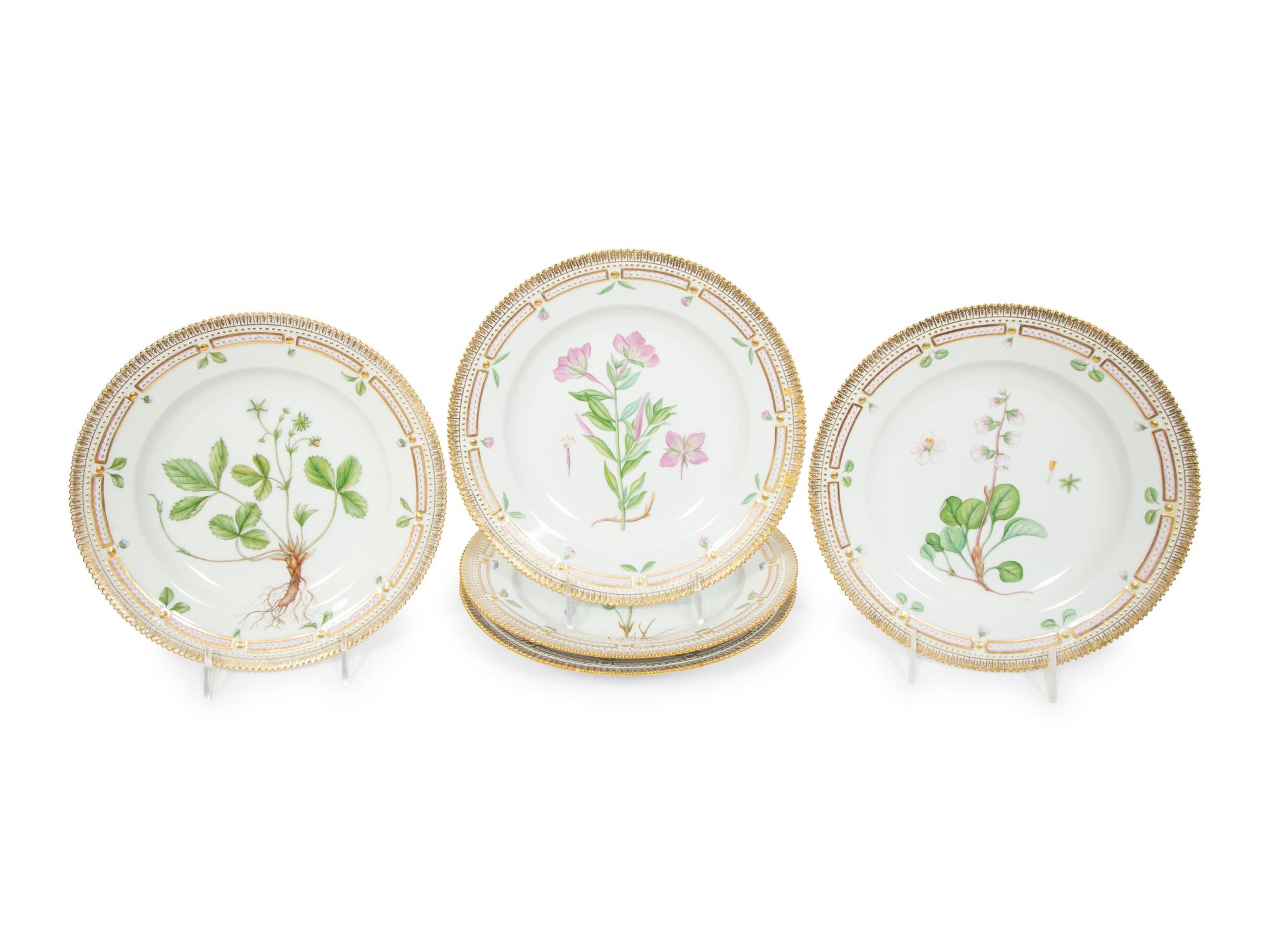 Thirteen Royal Copenhagen Flora Danica Porcelain Dinner Plates