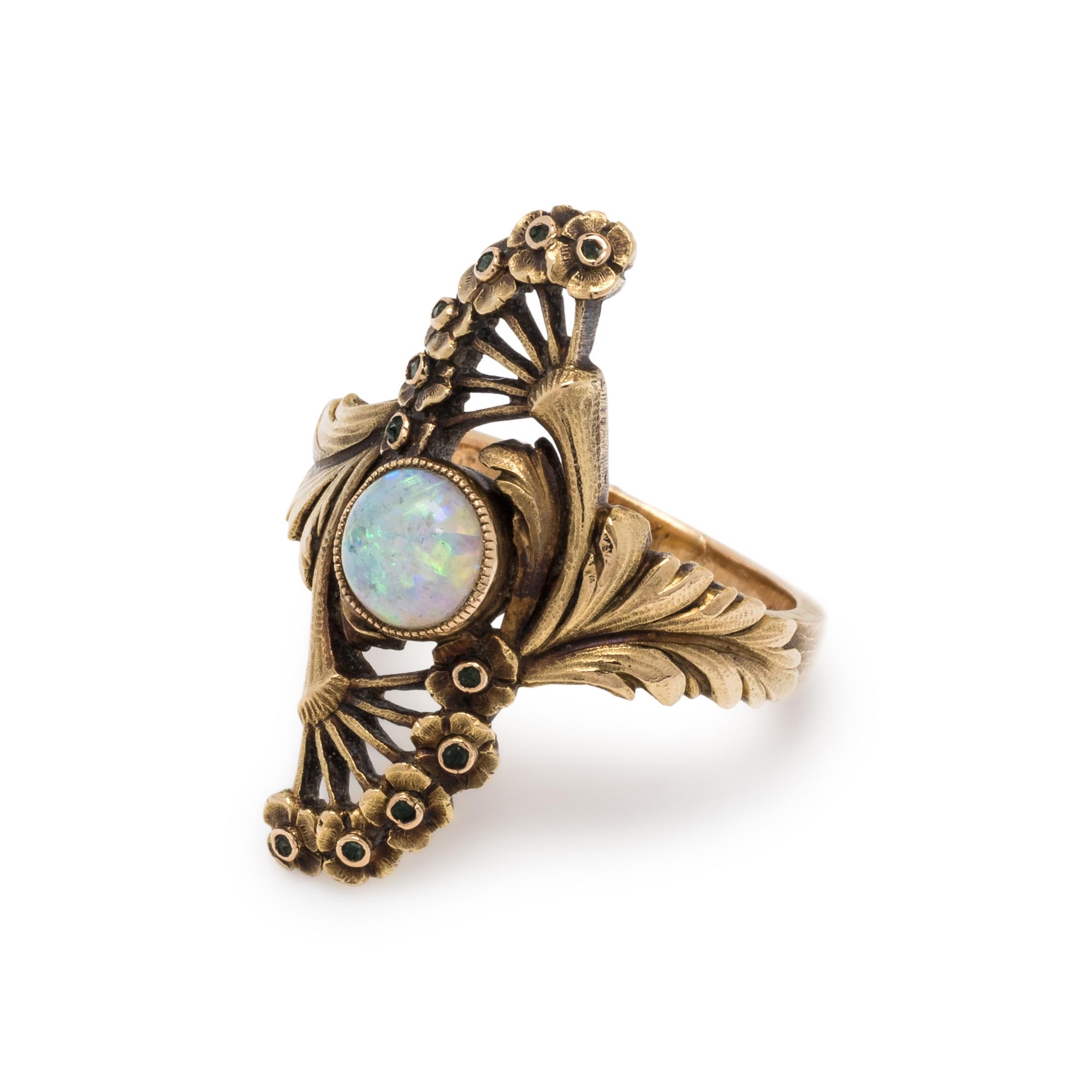 ART NOUVEAU, YELLOW GOLD AND OPAL RING