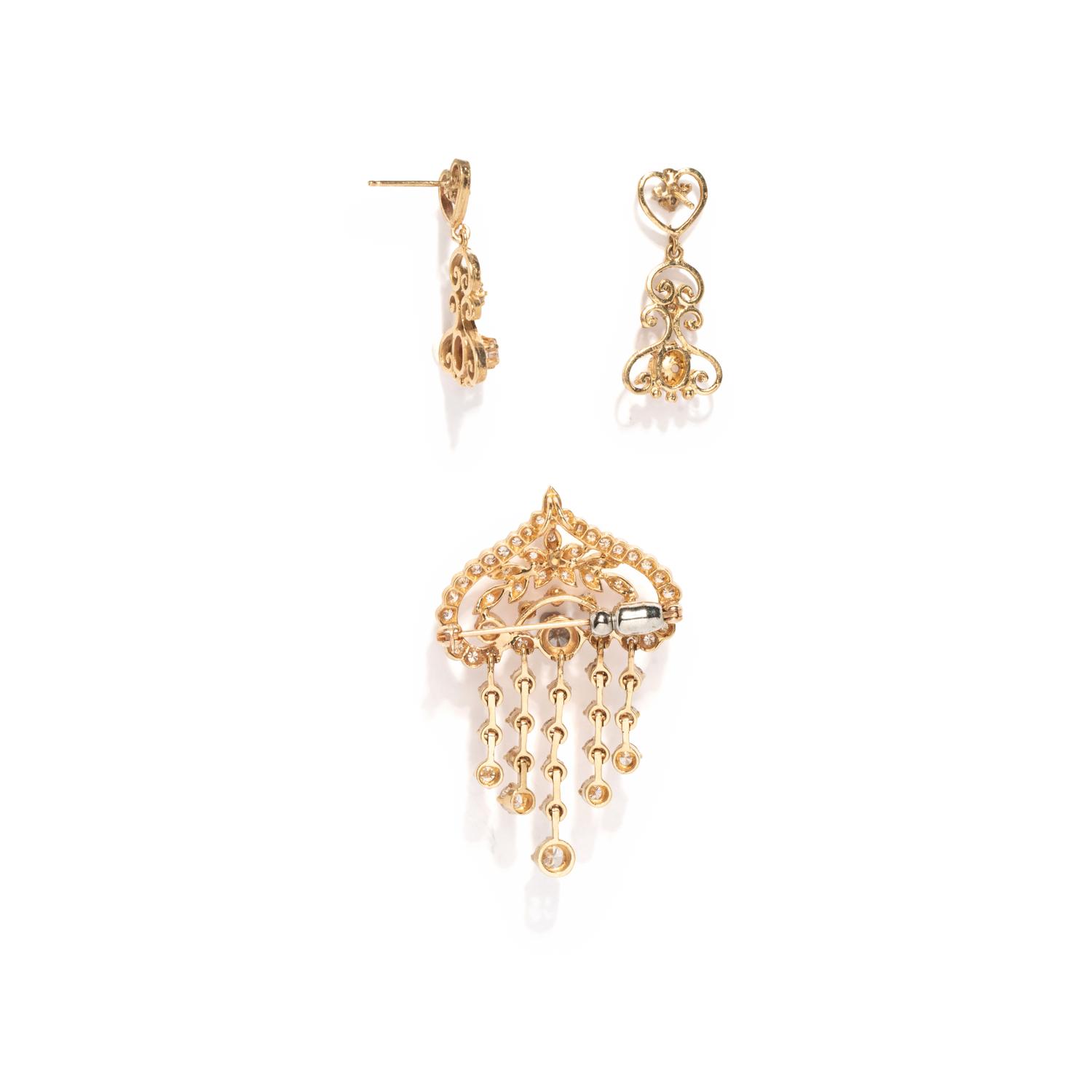 YELLOW GOLD AND DIAMOND SET