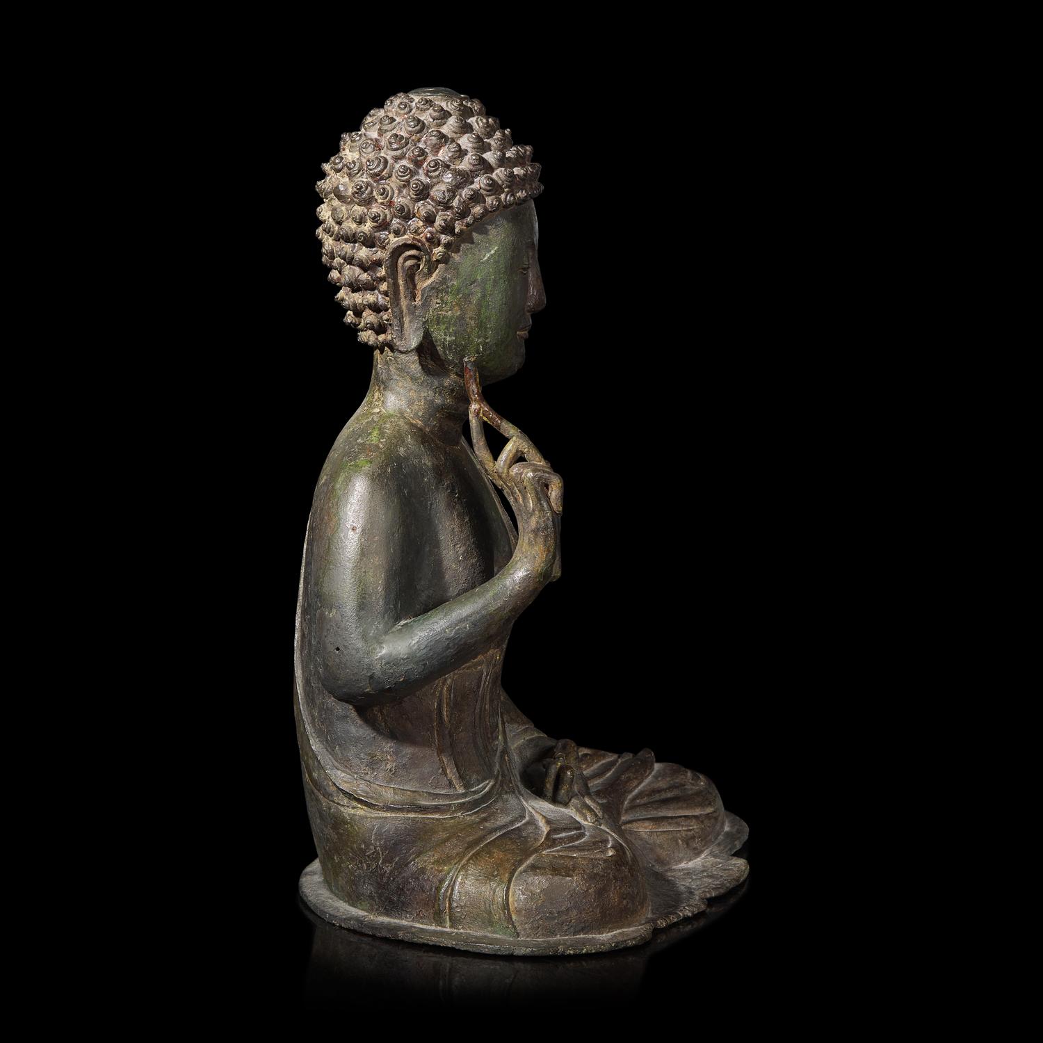A Korean Bronze Figure of a Seated Tathagata Buddha, 14th Century 十四世紀朝鮮王朝 青銅如來坐像
