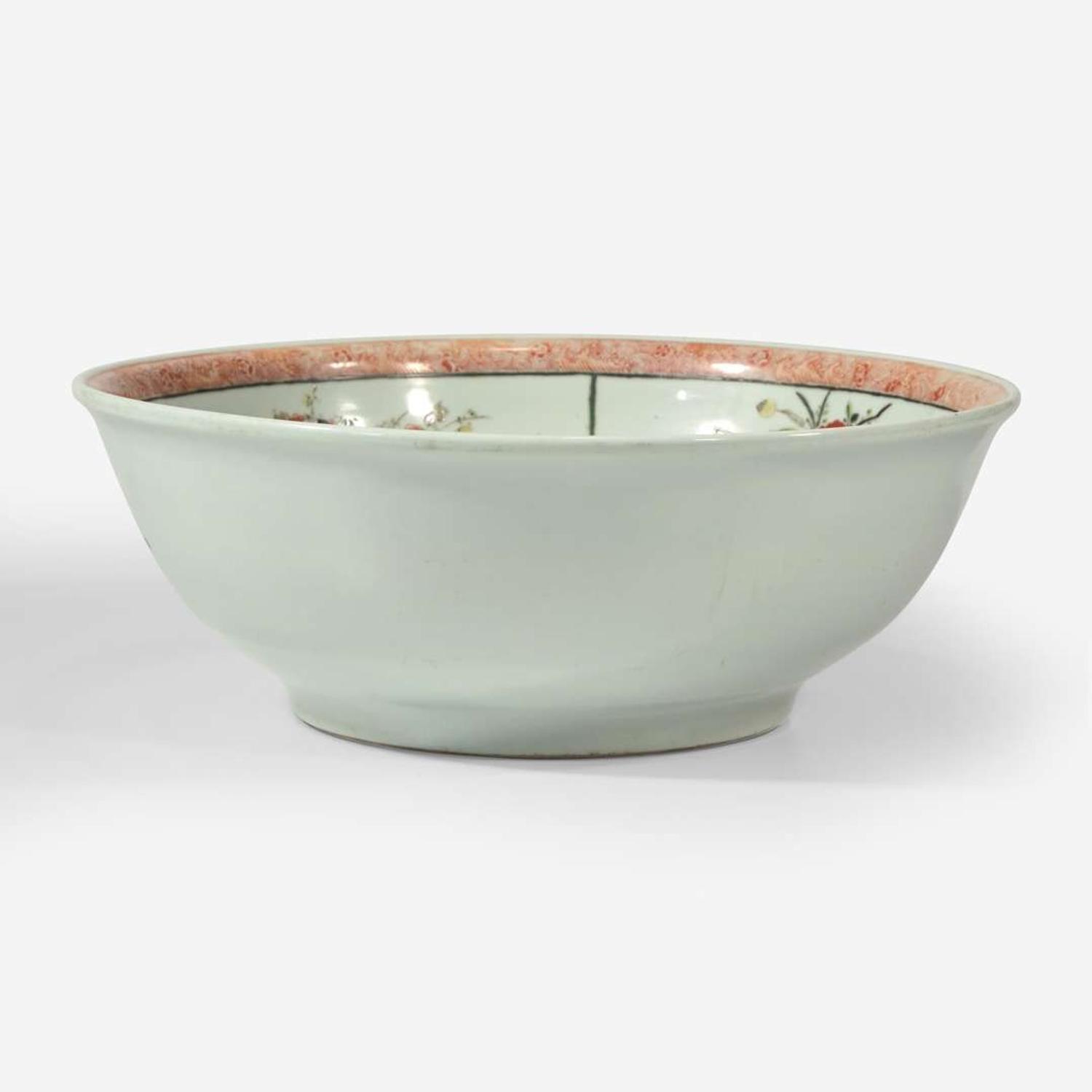 A Chinese famille verte-decorated porcelain basin 五彩瓷盆 19th/20th century ???????