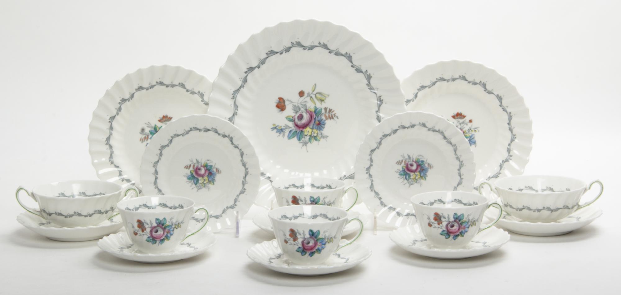 A Royal Doulton Porcelain Dinner Service for Twelve Diameter of dinner plate 10 1/2 inches. — 19TH/20TH CENTURY