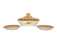 A Chinese Export Fitzhugh Covered Vegetable Dish and Two Side Plates
