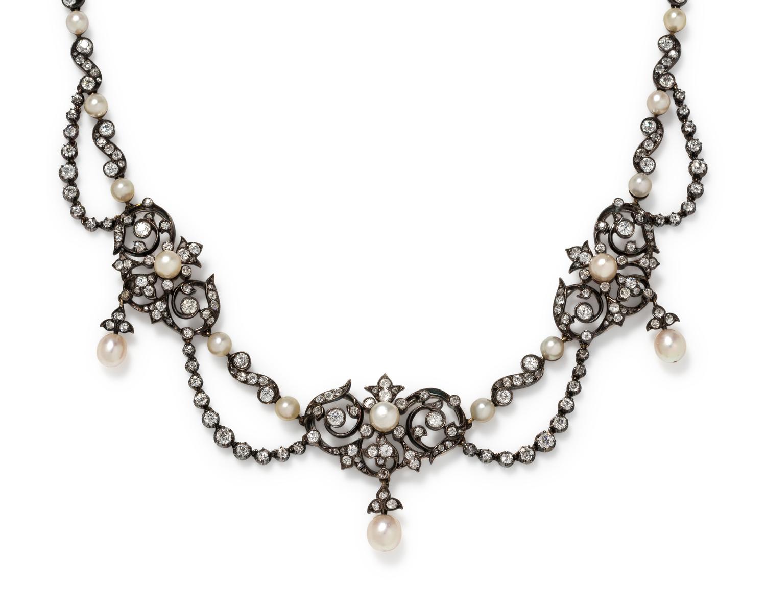 DIAMOND AND PEARL NECKLACE