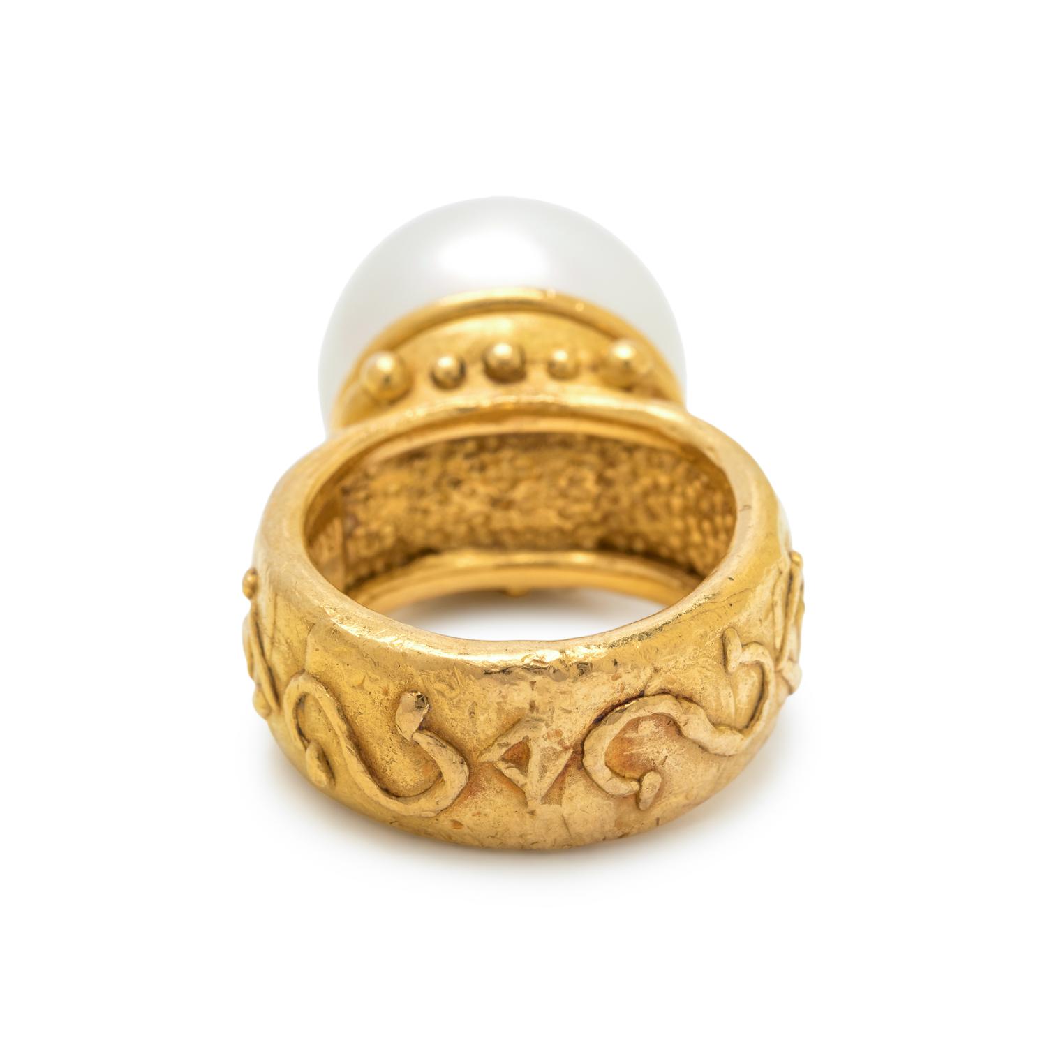 DENISE ROBERGE, HIGH KARAT GOLD AND CULTURED SOUTH SEA PEARL RING