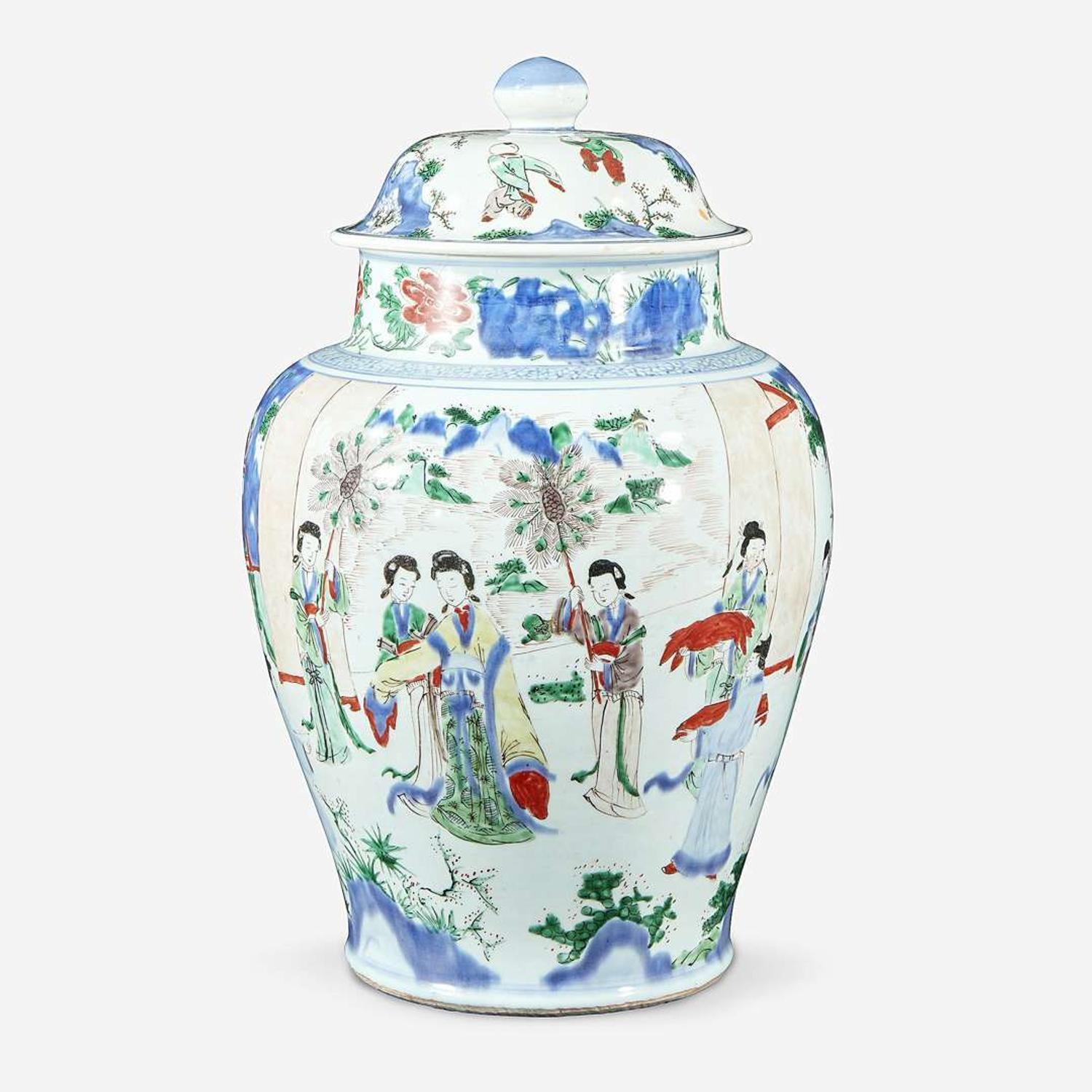 A Chinese wucai-decorated porcelain large jar and cover