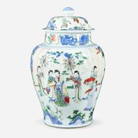 A Chinese wucai-decorated porcelain large jar and cover
