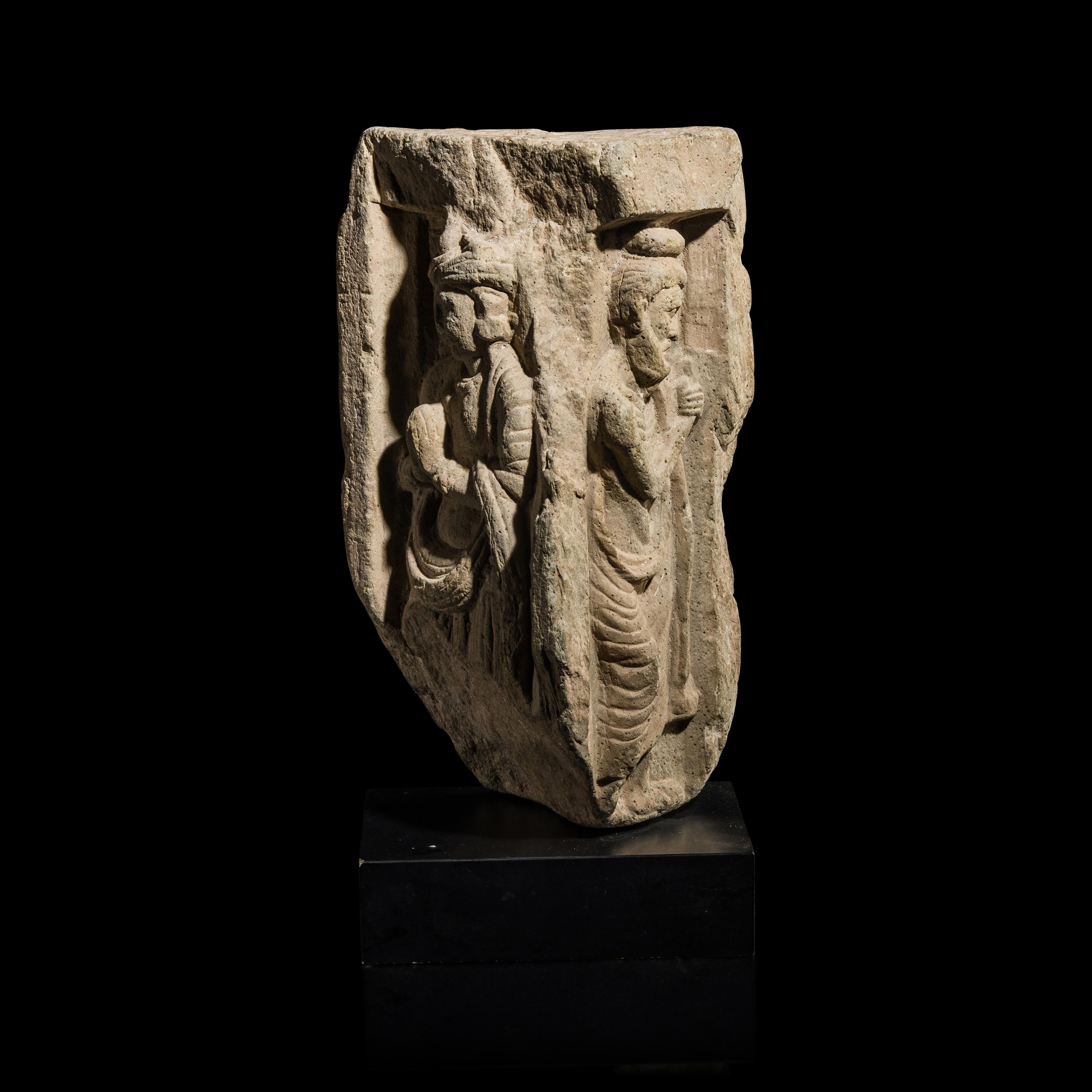 A Gandharan Schist Corner Fragment, 2nd to 3rd Century — 二至三世纪 犍陀羅片岩石柱残件