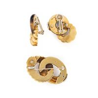 TIGER'S EYE, DIAMOND, AND YELLOW GOLD EARRINGS AND BROOCH
