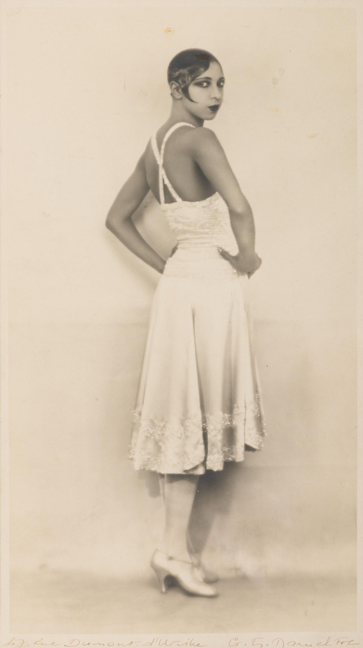 [BAKER, Josephine (1906-1975)]. Silver gelatin photograph. French School, 20th century.