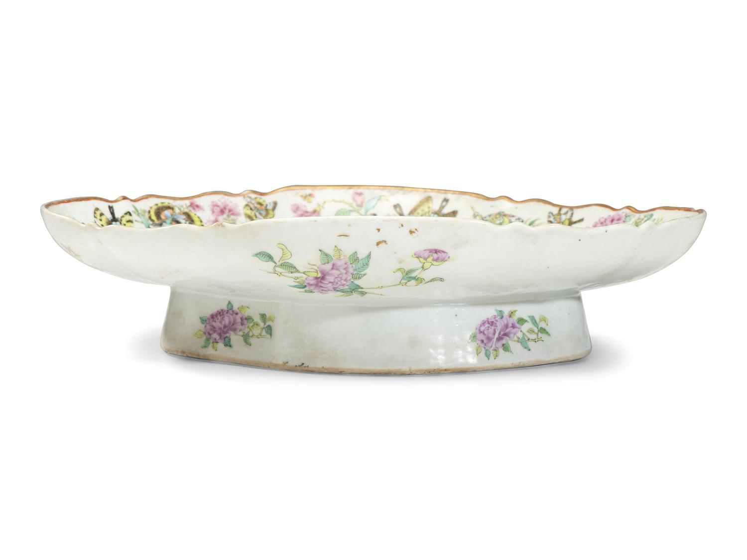 A Chinese Export Canton Famille Rose Porcelain Dinner Service