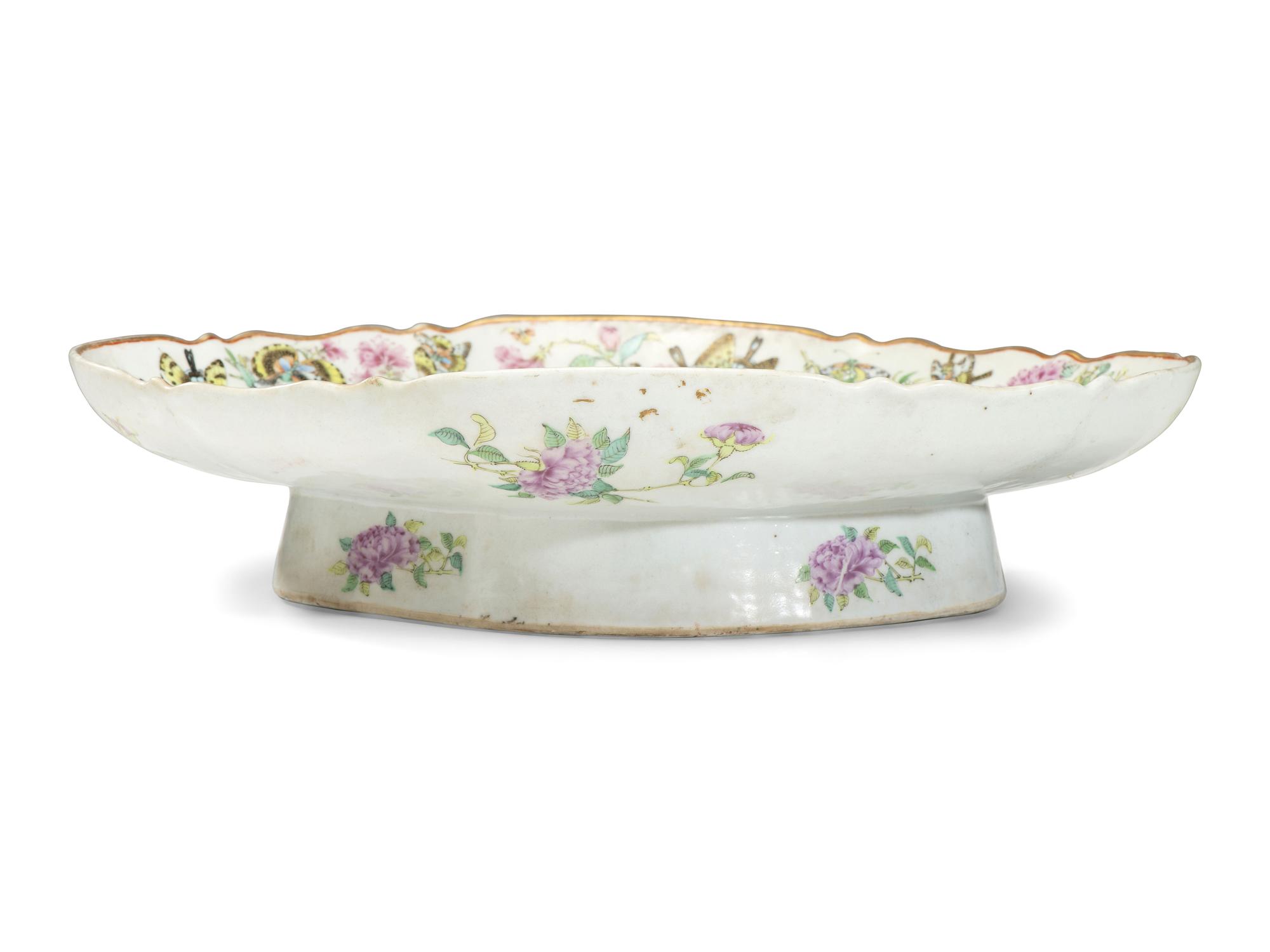 A Chinese Export Canton Famille Rose Porcelain Dinner Service