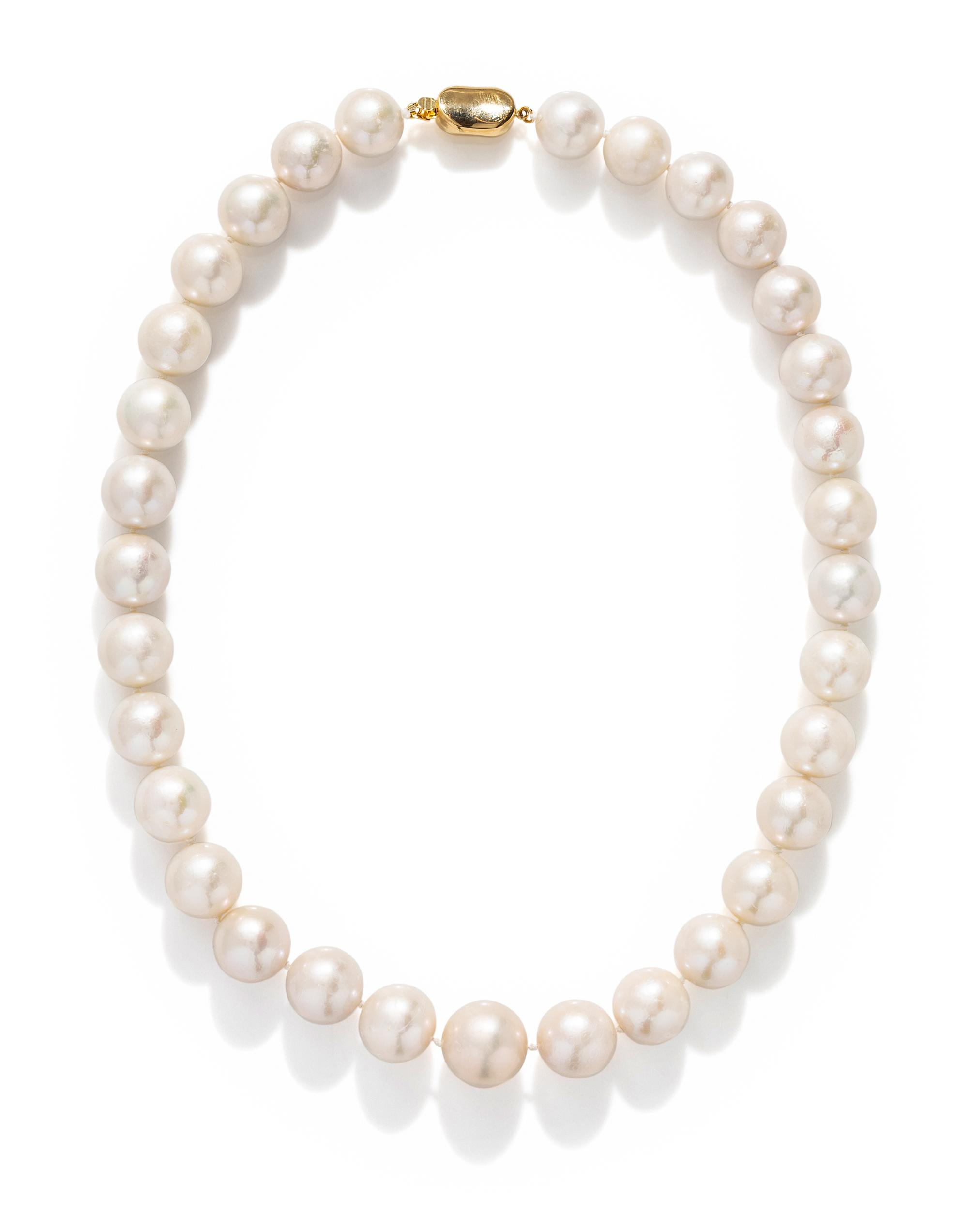 CULTURED PEARL NECKLACE