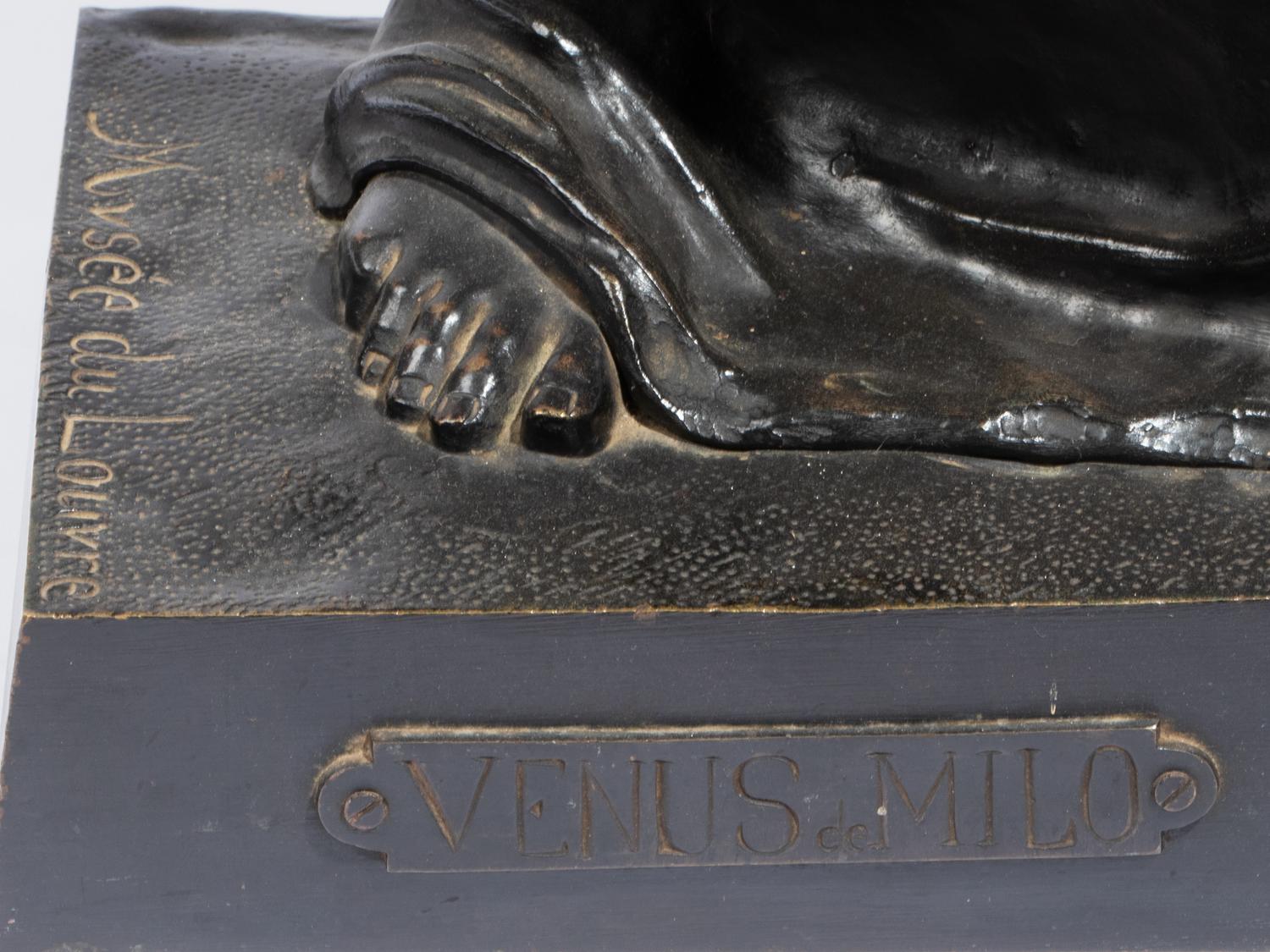 A Large Patinated Bronze Figure of Venus de Milo