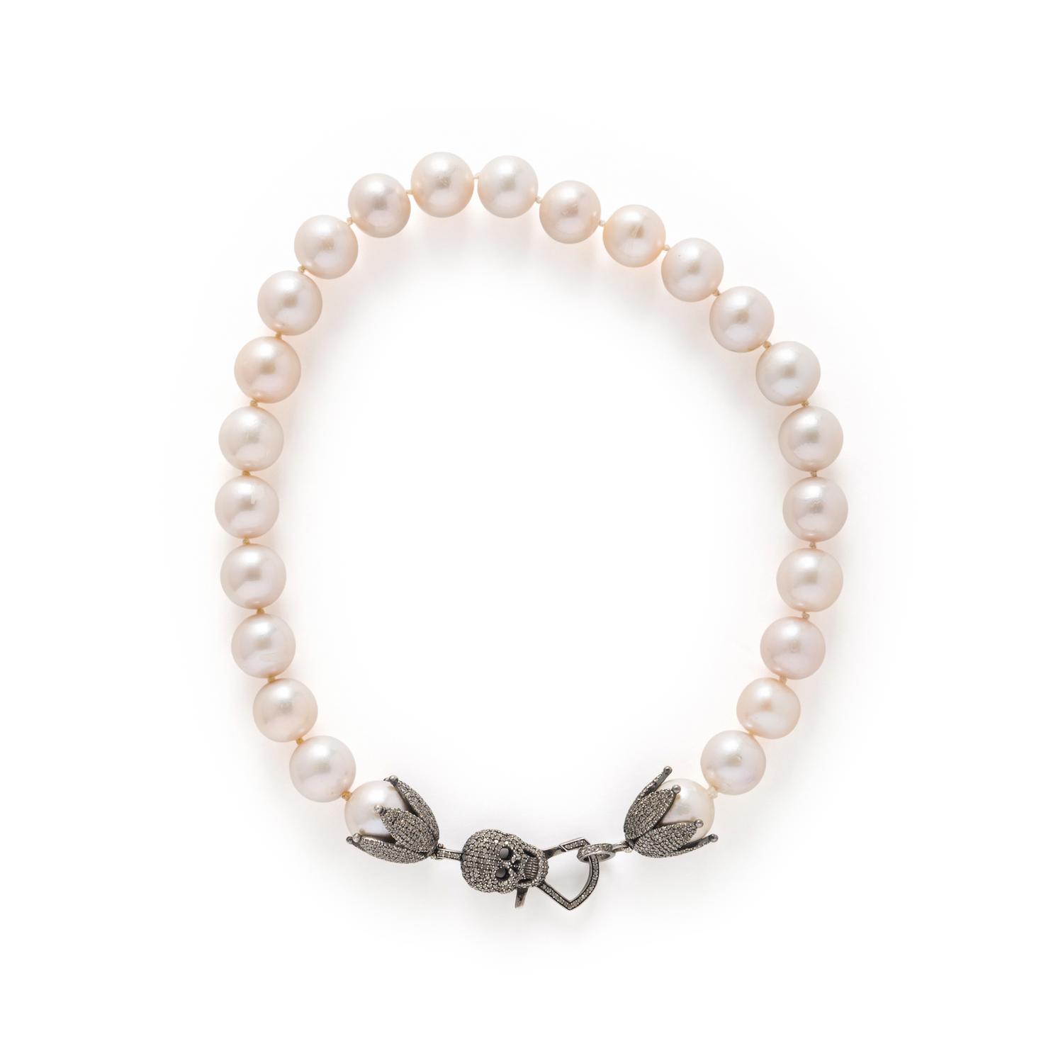 CULTURED PEARL NECKLACE AND BRACELET