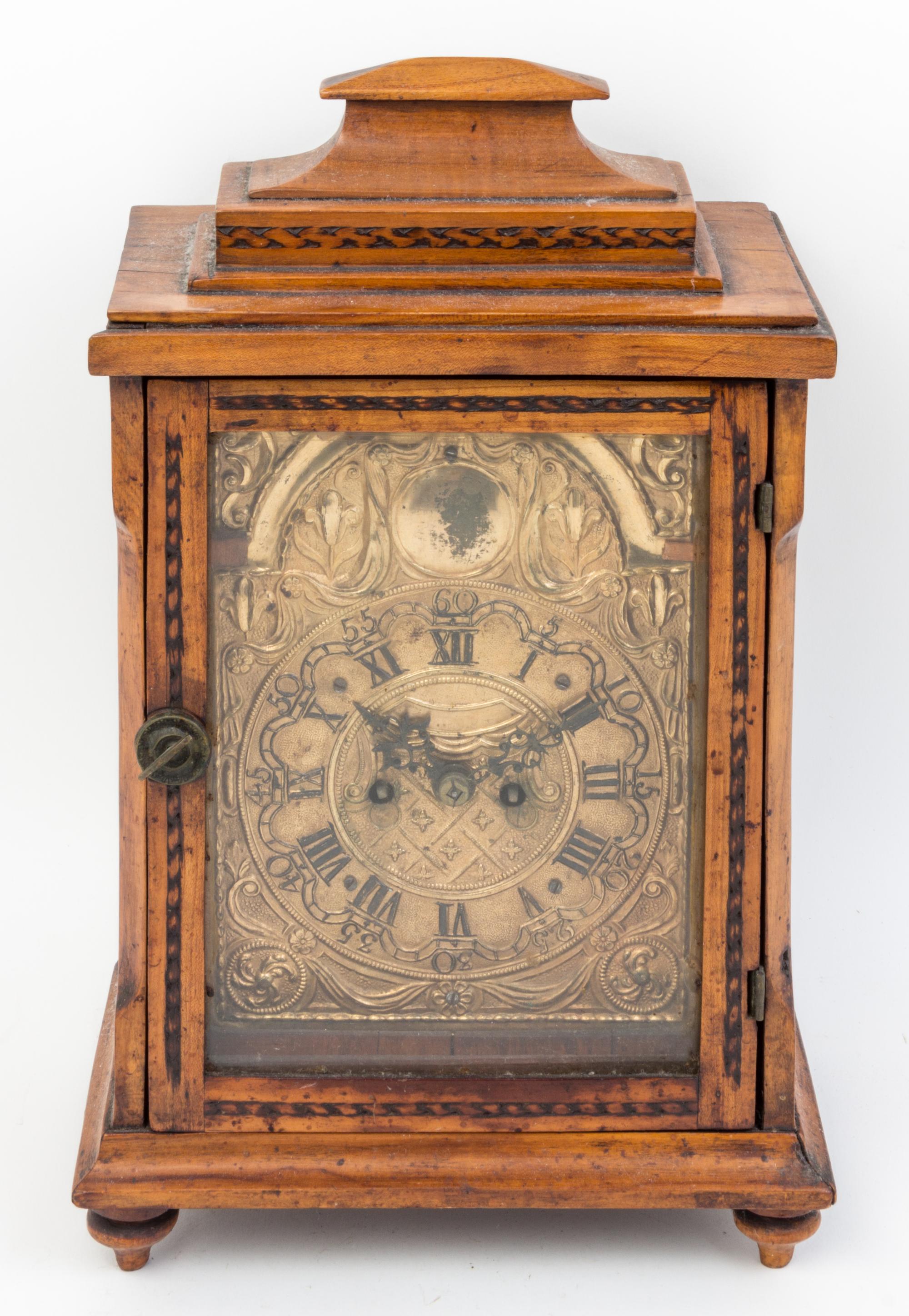 An English Mahogany Bracket Clock Height 14 1/2 inches. — LATE 19TH/EARLY 20TH CENTURY