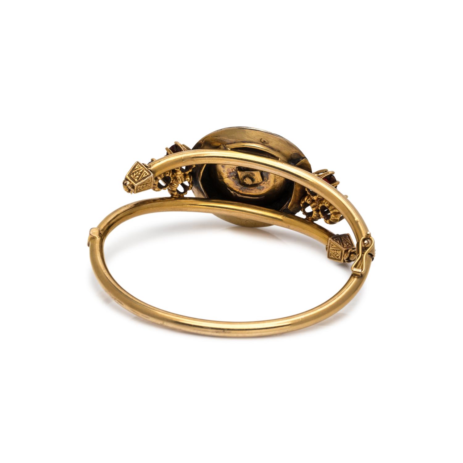 YELLOW GOLD, GOLD-FILLED, GARNET AND PASTE BANGLE BRACELET