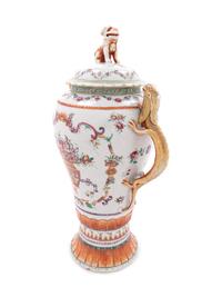 A Chinese Export Parcel Gilt Porcelain Covered Urn
