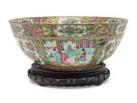 A Rose Medallion Porcelain Center Bowl