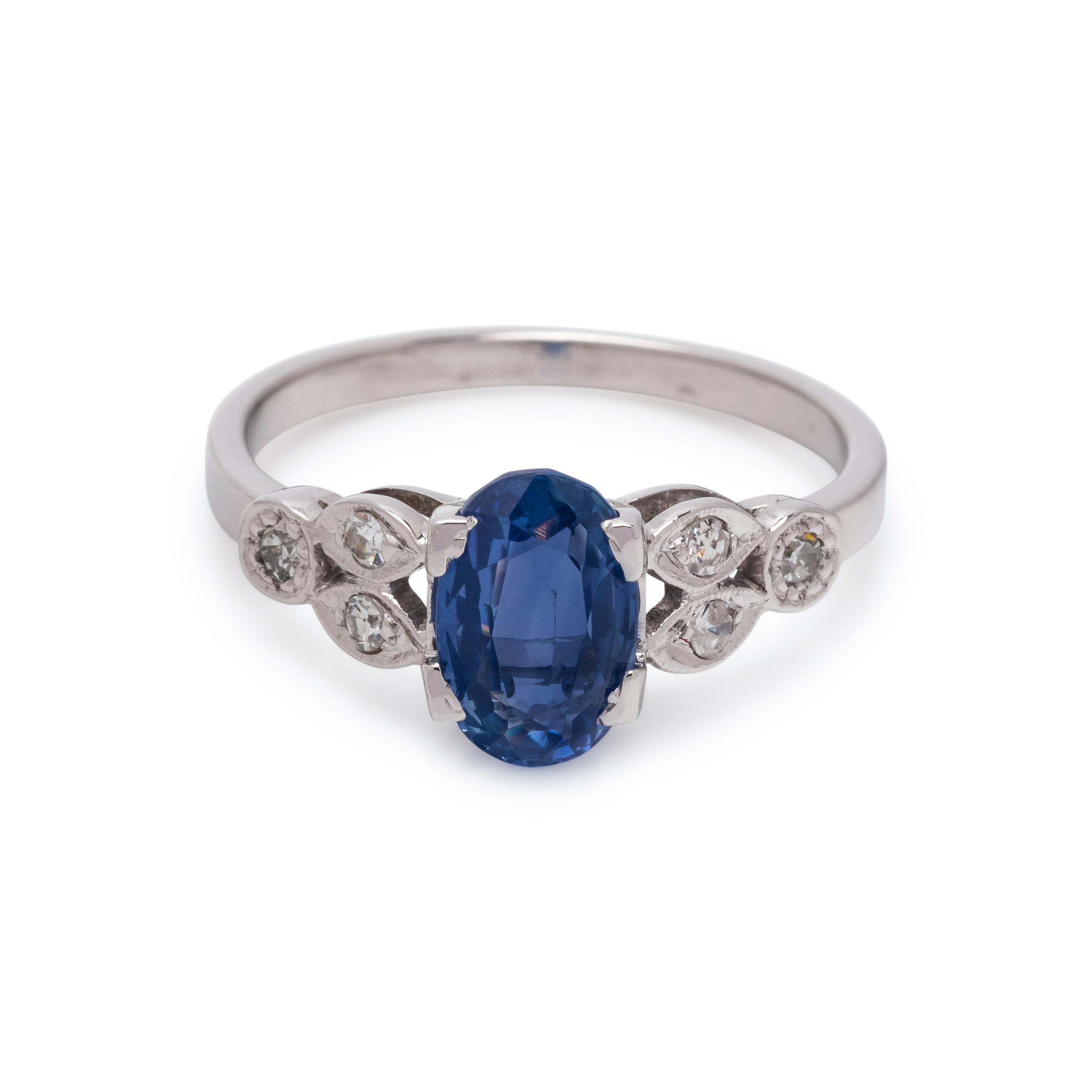 SAPPHIRE AND DIAMOND RING
