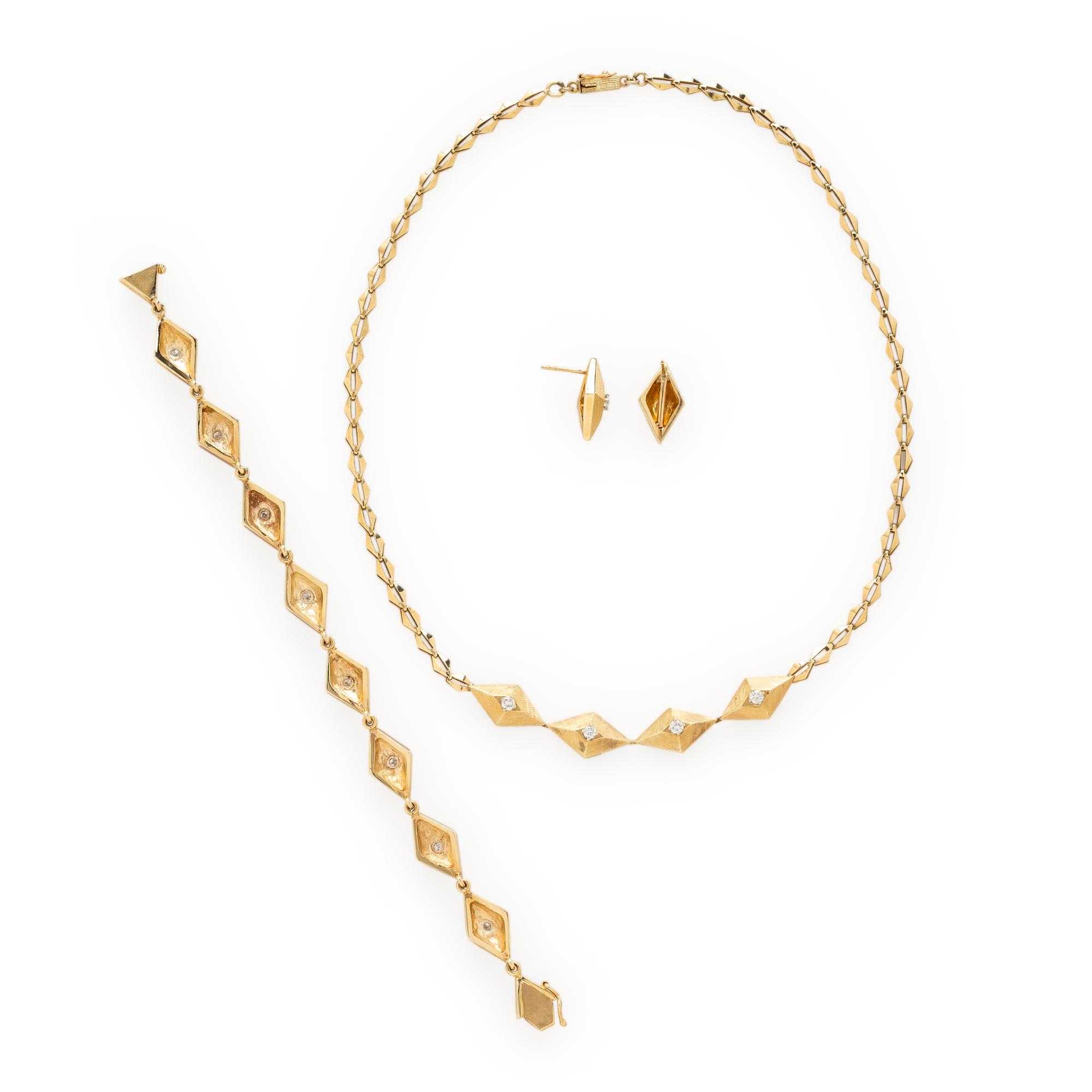 YELLOW GOLD AND DIAMOND JEWELRY SUITE
