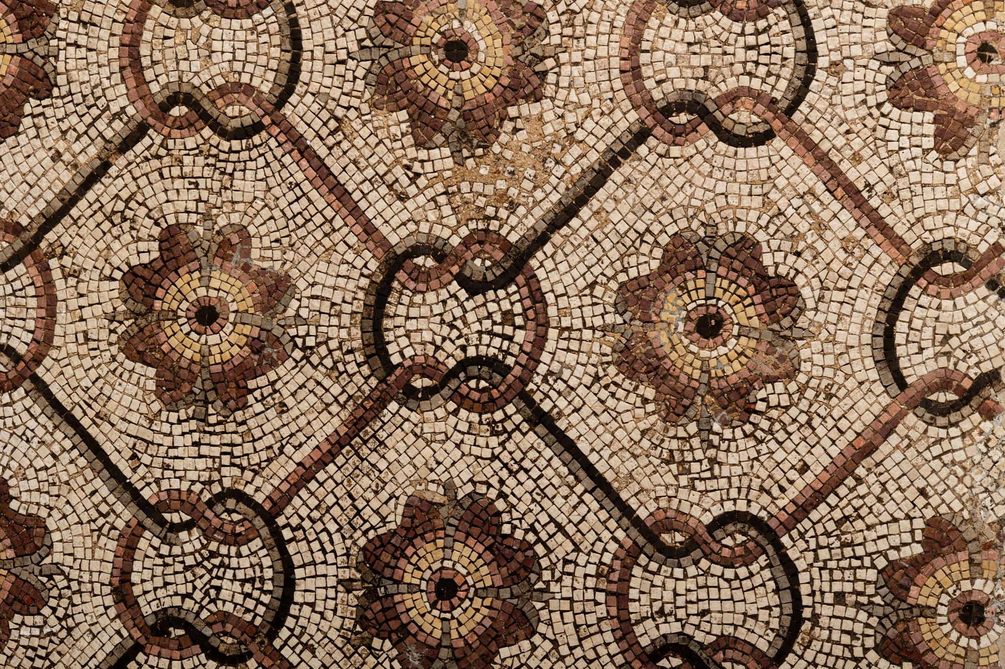 A Roman Mosaic with Hercules Knots Motif