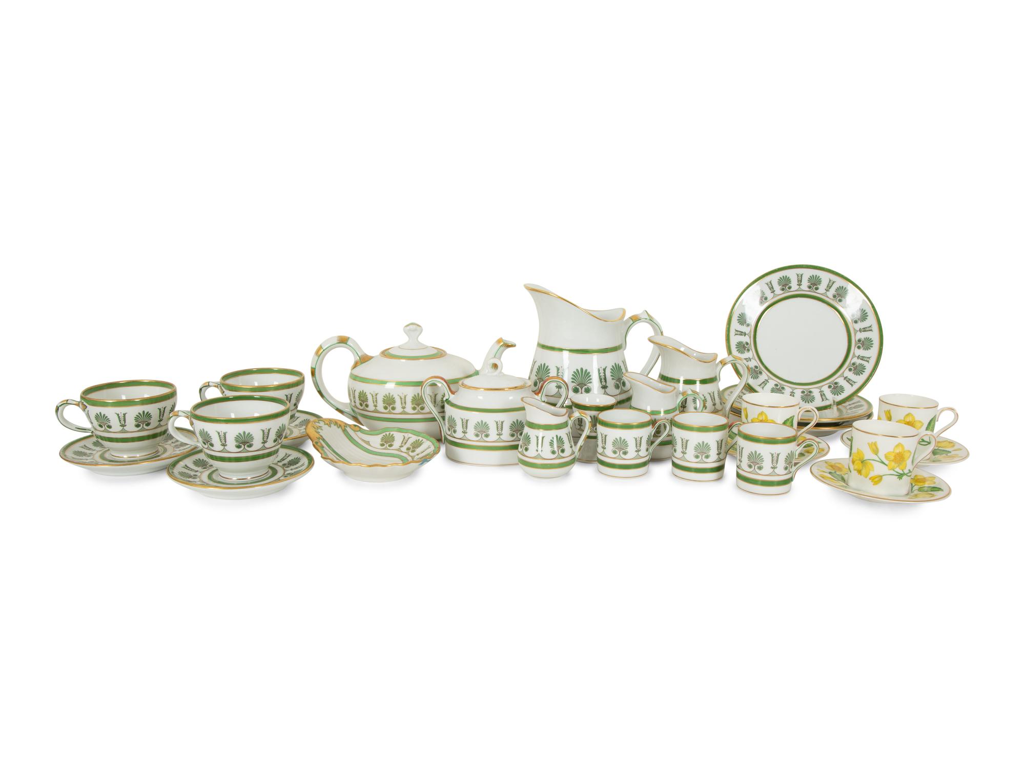 A Richard Ginori Porcleain Ercolano Green Pattern Partial Tea Service