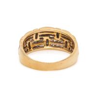 YELLOW GOLD AND DIAMOND RING