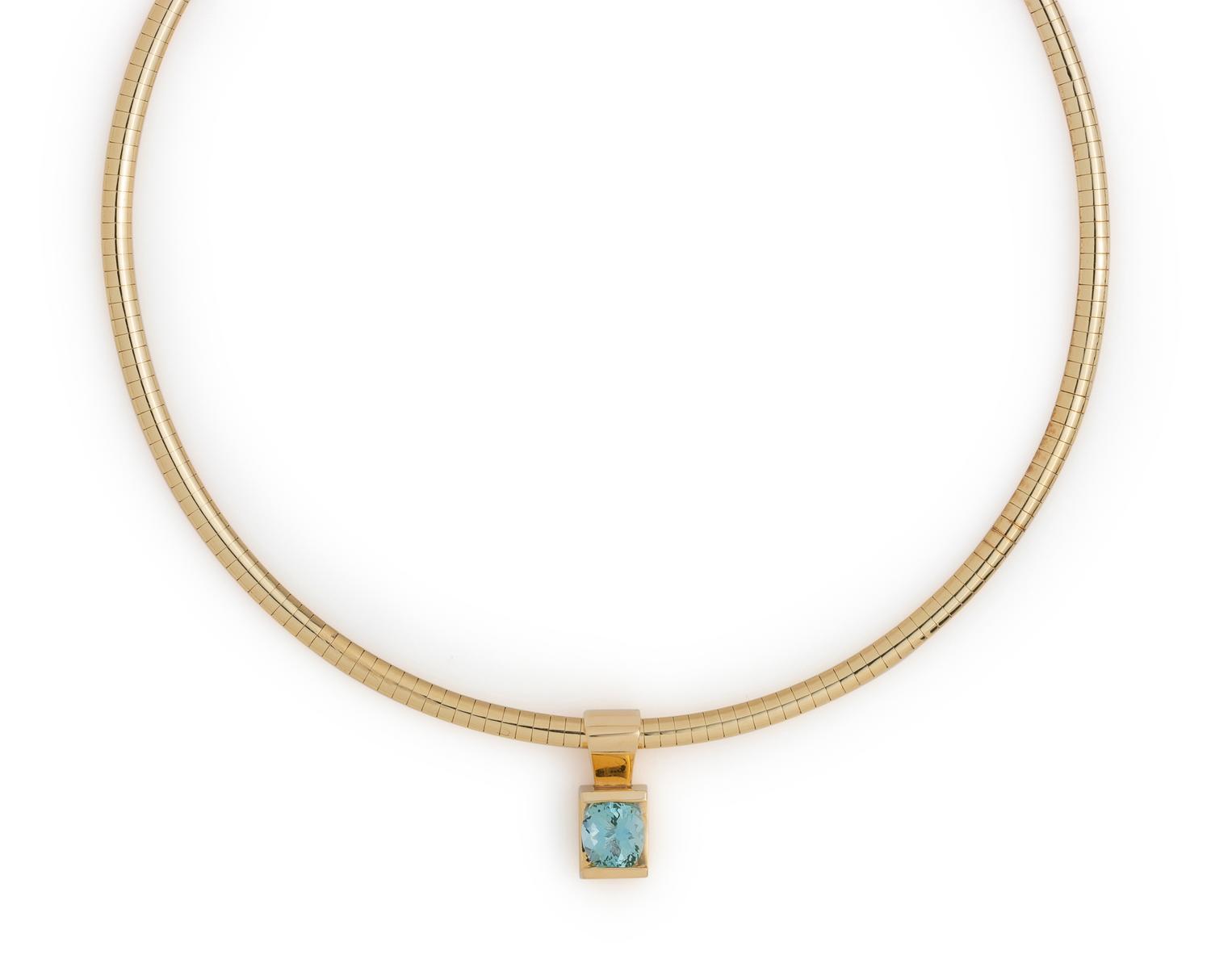 YELLOW GOLD, AQUAMARINE AND DIAMOND PENDANT/NECKLACE