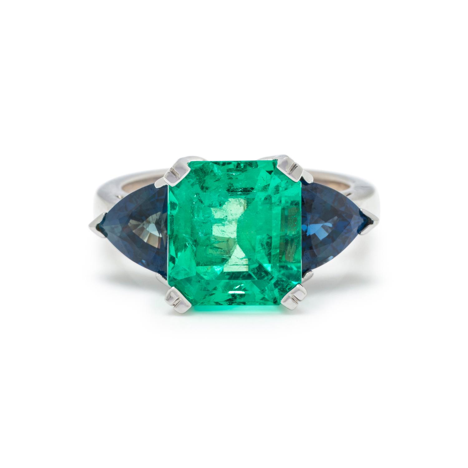 EMERALD AND SAPPHIRE RING