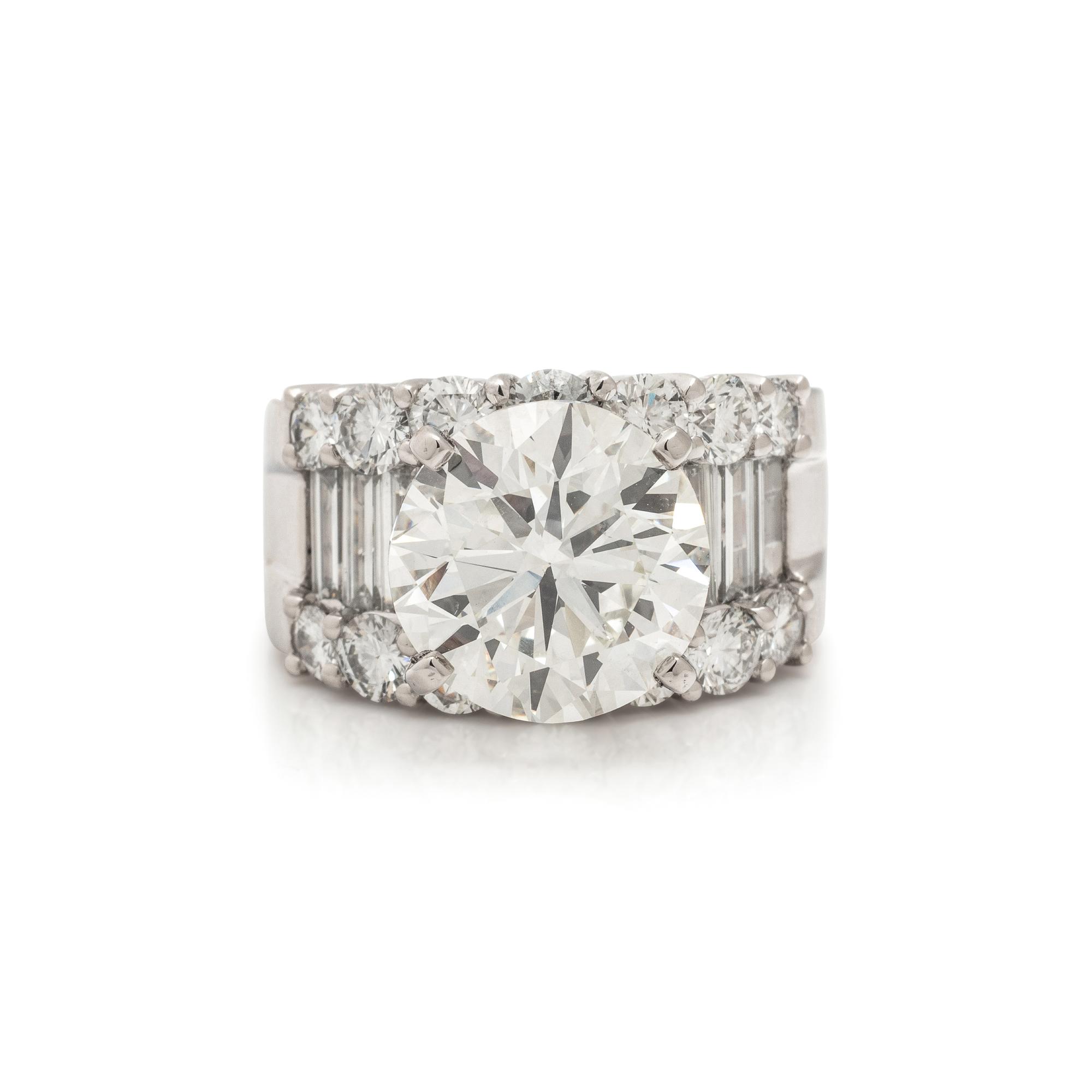 DIAMOND AND PLATINUM RING