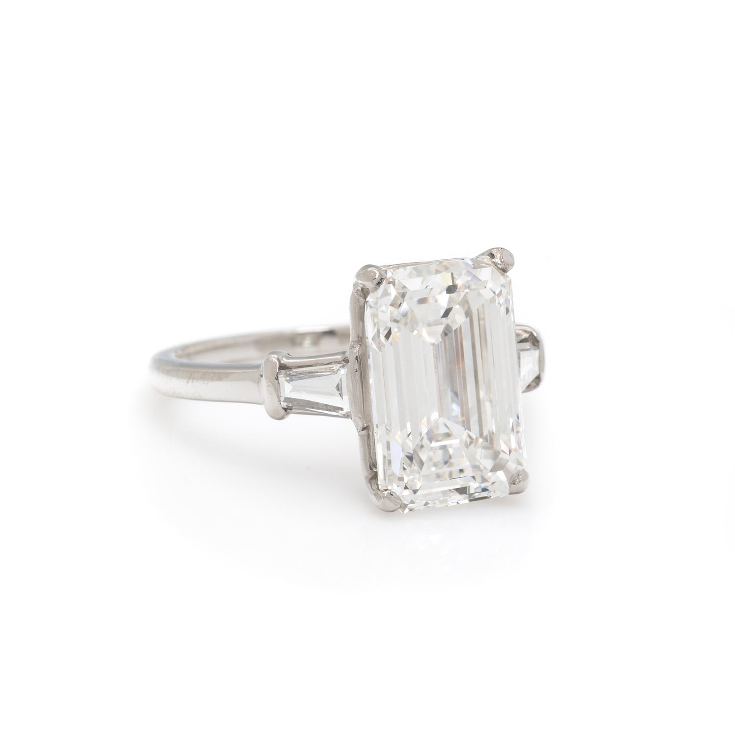 EMERALD CUT DIAMOND RING